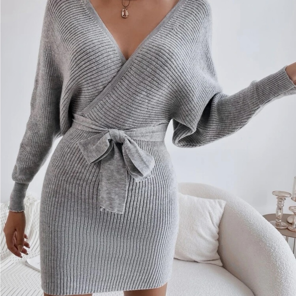 Batwing Sleeve Cutout Dress